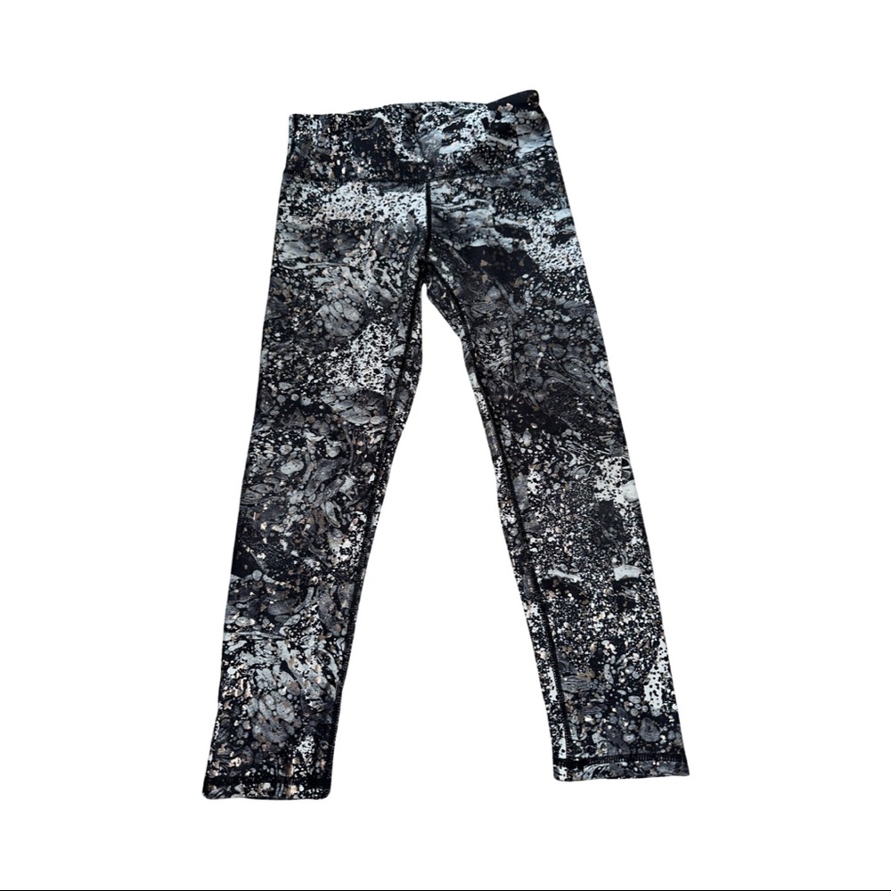 Fabletics Metallic Patterned Capri Length Legging